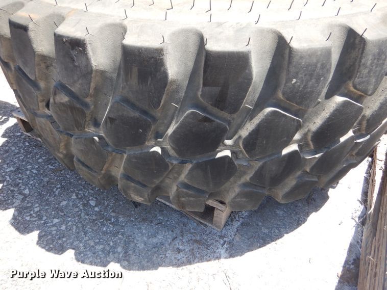 image for item IT9068 2004 Volvo L70E  wheel loader