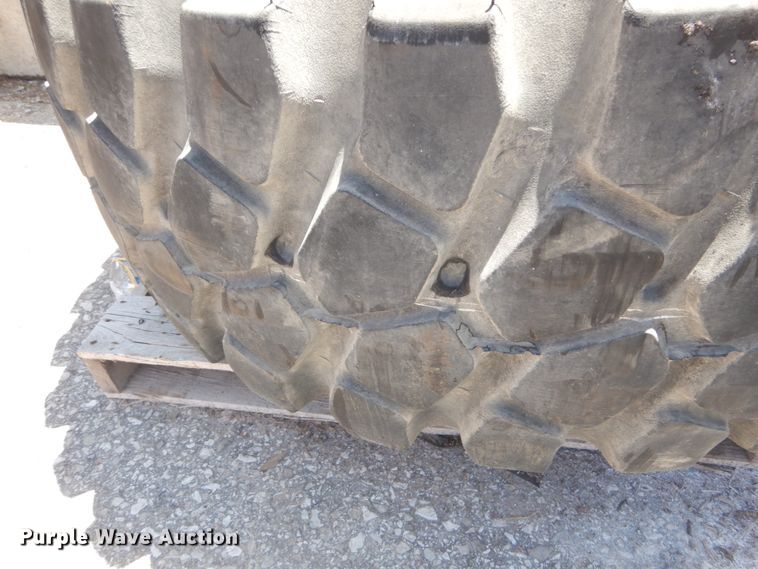 image for item IT9068 2004 Volvo L70E  wheel loader