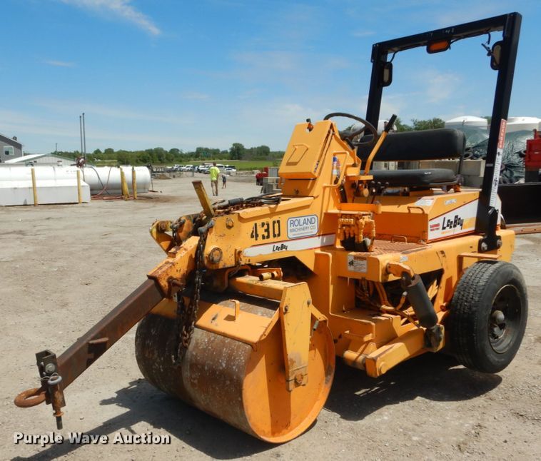 image for item IT9069 LeeBoy 400 Super  double drum vibratory roller