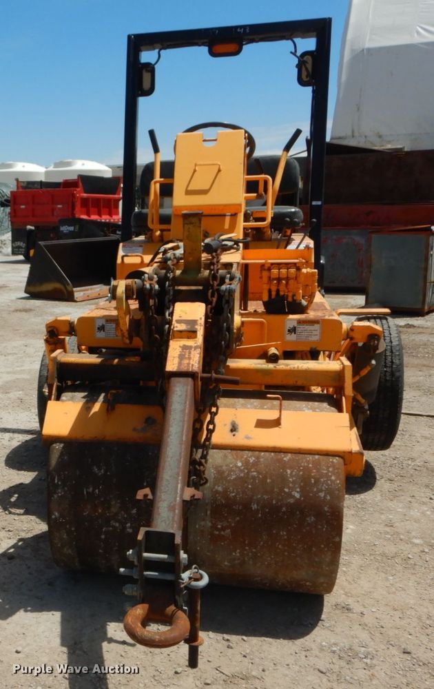 image for item IT9069 LeeBoy 400 Super  double drum vibratory roller