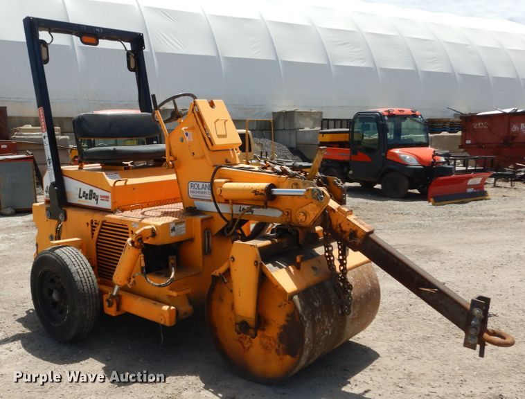 image for item IT9069 LeeBoy 400 Super  double drum vibratory roller