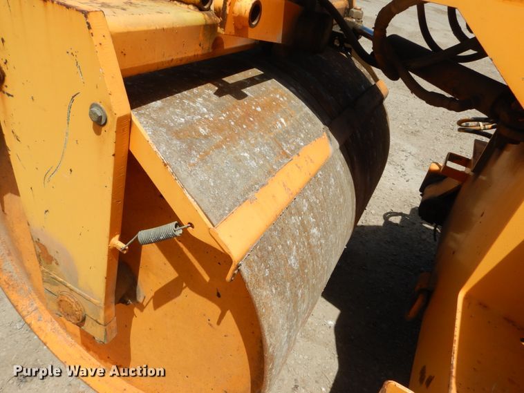 image for item IT9069 LeeBoy 400 Super  double drum vibratory roller