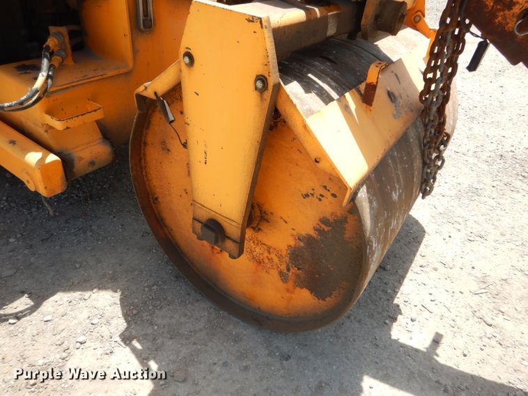 image for item IT9069 LeeBoy 400 Super  double drum vibratory roller