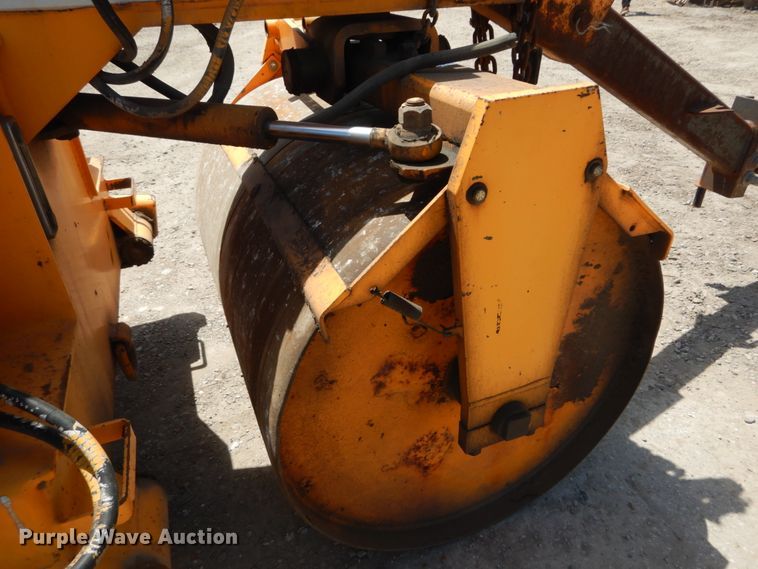 image for item IT9069 LeeBoy 400 Super  double drum vibratory roller