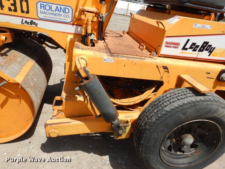 image for item IT9069 LeeBoy 400 Super  double drum vibratory roller