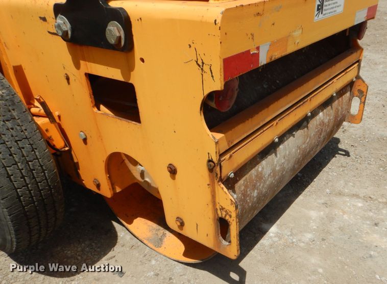 image for item IT9069 LeeBoy 400 Super  double drum vibratory roller