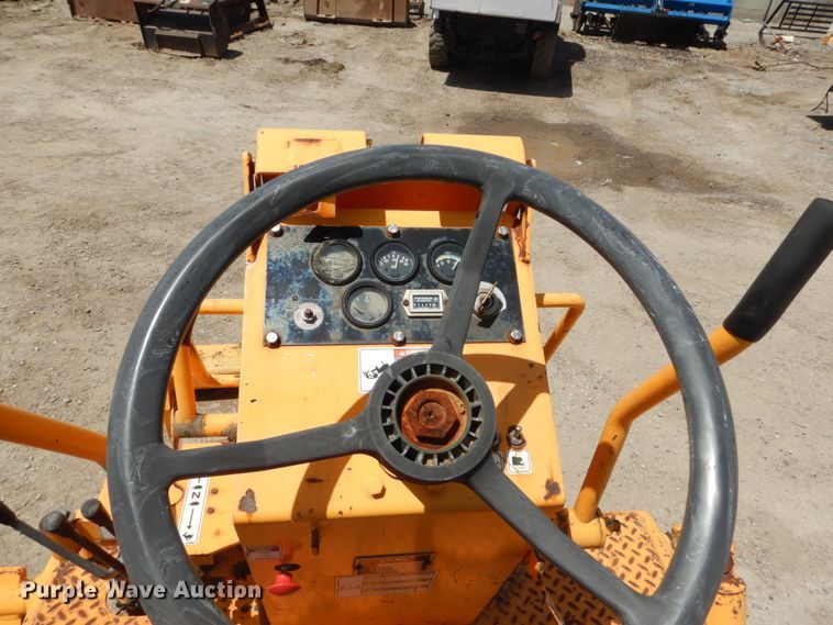 image for item IT9069 LeeBoy 400 Super  double drum vibratory roller