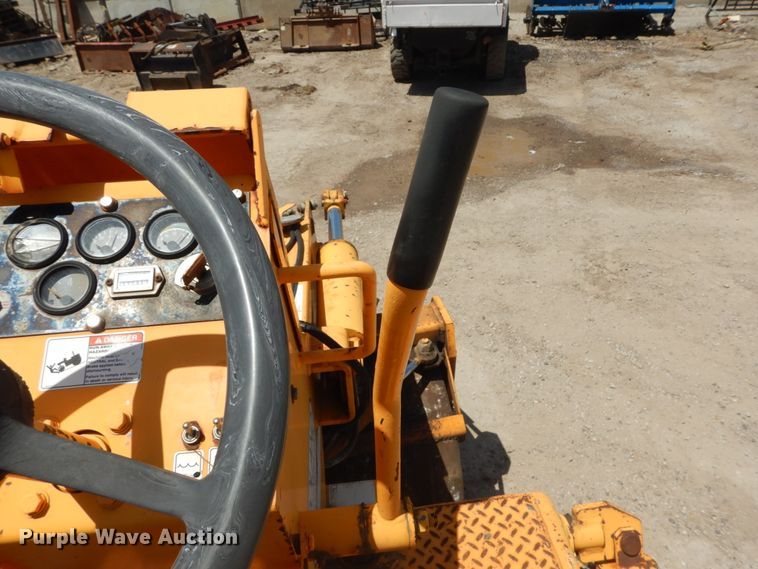 image for item IT9069 LeeBoy 400 Super  double drum vibratory roller