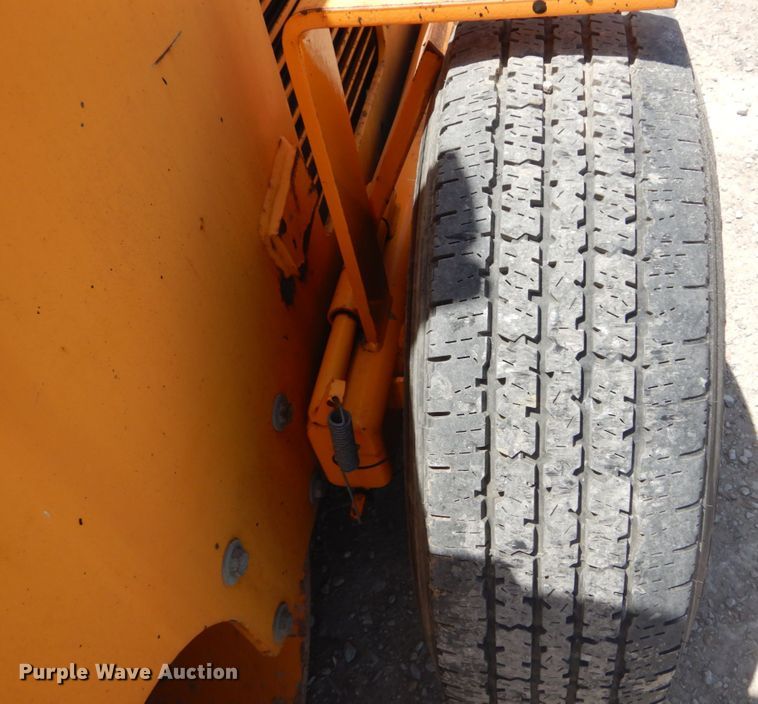 image for item IT9069 LeeBoy 400 Super  double drum vibratory roller