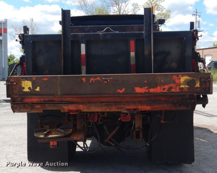 image for item IT9073 1997 International 4700  dump truck