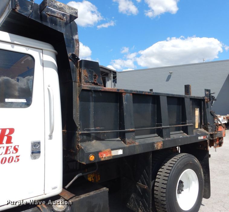 image for item IT9073 1997 International 4700  dump truck