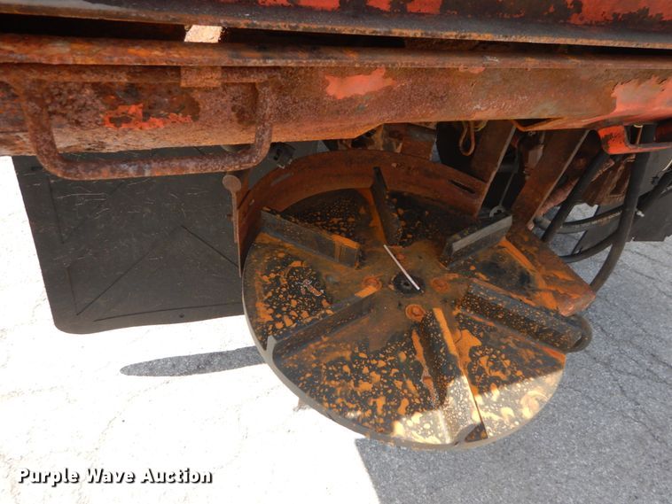 image for item IT9073 1997 International 4700  dump truck