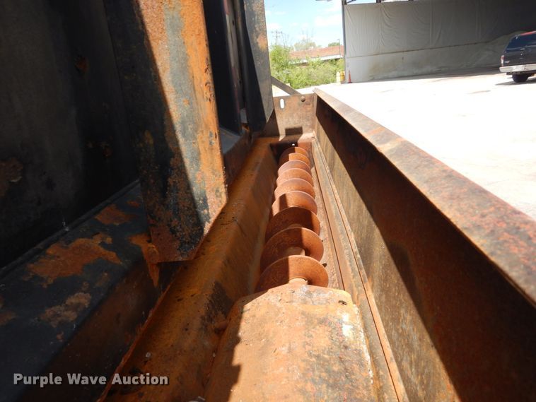 image for item IT9073 1997 International 4700  dump truck