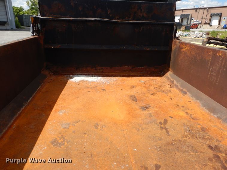 image for item IT9073 1997 International 4700  dump truck