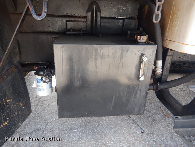 image for item IT9073 1997 International 4700  dump truck