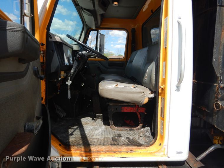 image for item IT9073 1997 International 4700  dump truck