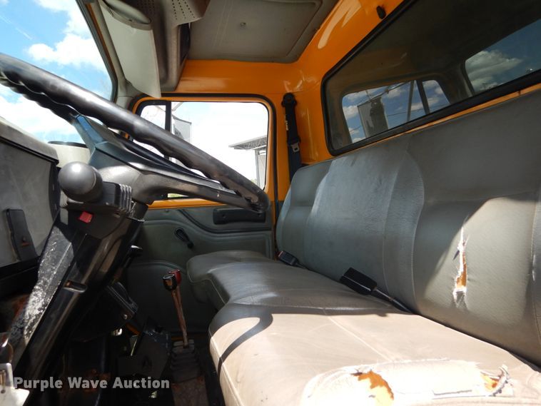 image for item IT9073 1997 International 4700  dump truck