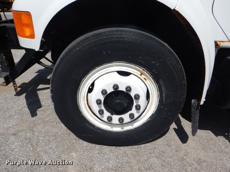 image for item IT9073 1997 International 4700  dump truck