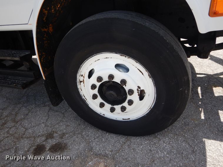 image for item IT9073 1997 International 4700  dump truck