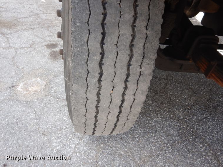 image for item IT9073 1997 International 4700  dump truck