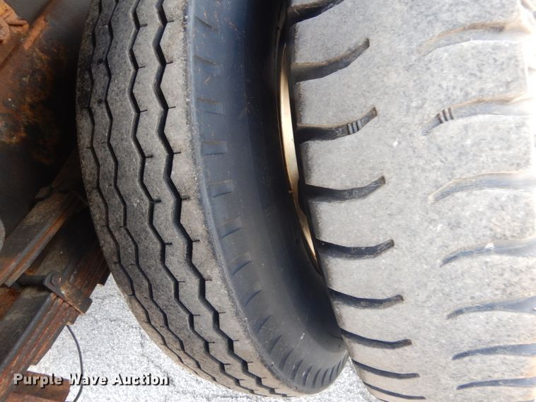 image for item IT9073 1997 International 4700  dump truck