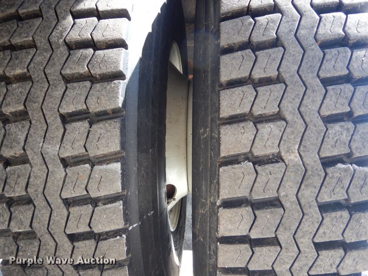 image for item IT9073 1997 International 4700  dump truck