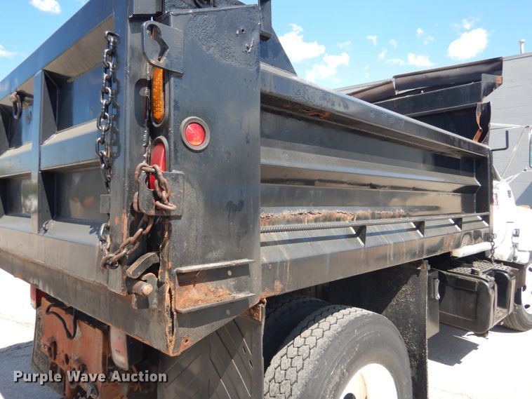 image for item IT9074 1997 GMC C7500  dump truck