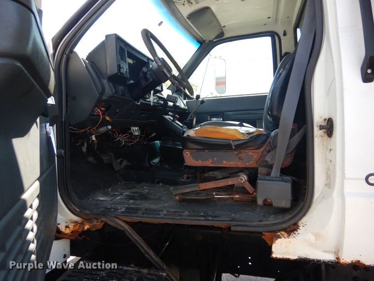 image for item IT9074 1997 GMC C7500  dump truck