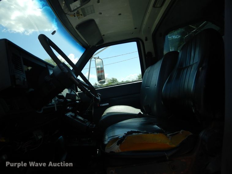 image for item IT9074 1997 GMC C7500  dump truck