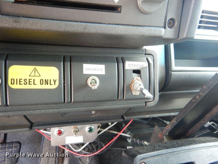 image for item IT9074 1997 GMC C7500  dump truck