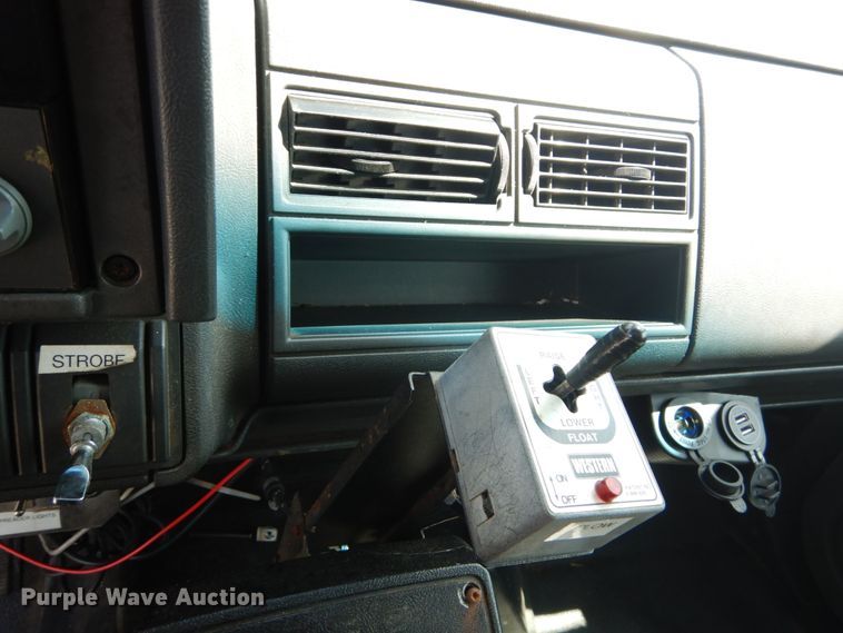 image for item IT9074 1997 GMC C7500  dump truck