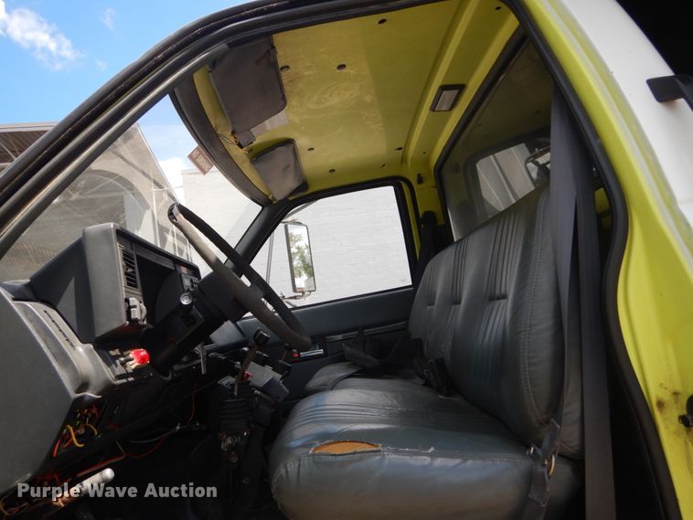 image for item IT9076 1997 Chevrolet C6500  dump truck