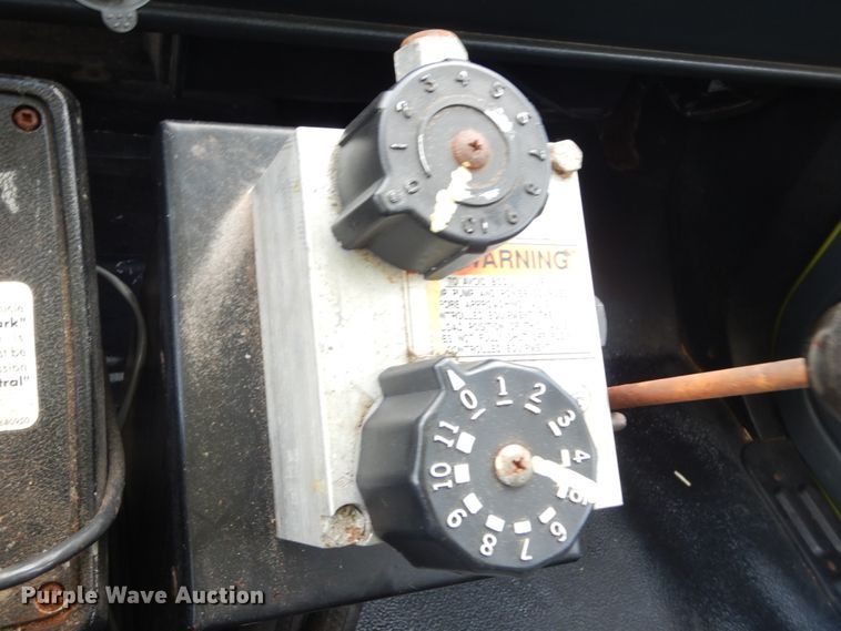 image for item IT9076 1997 Chevrolet C6500  dump truck