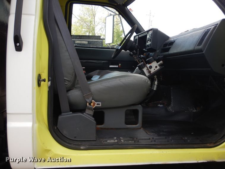 image for item IT9076 1997 Chevrolet C6500  dump truck