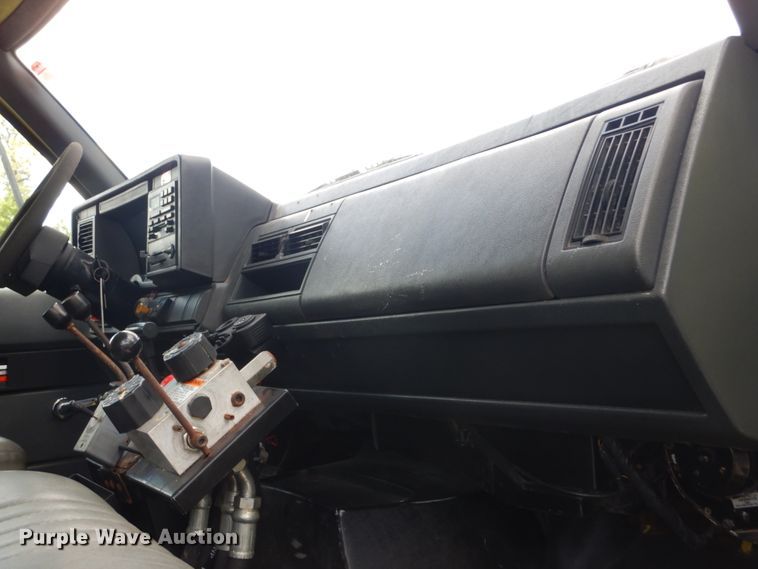 image for item IT9076 1997 Chevrolet C6500  dump truck