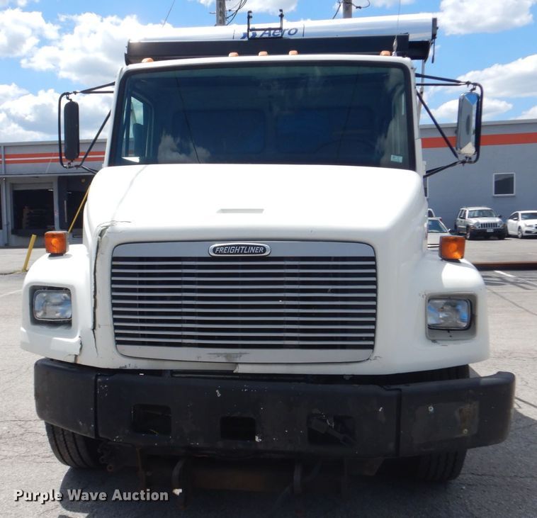image for item IT9077 1996 Freightliner FL70  dump truck