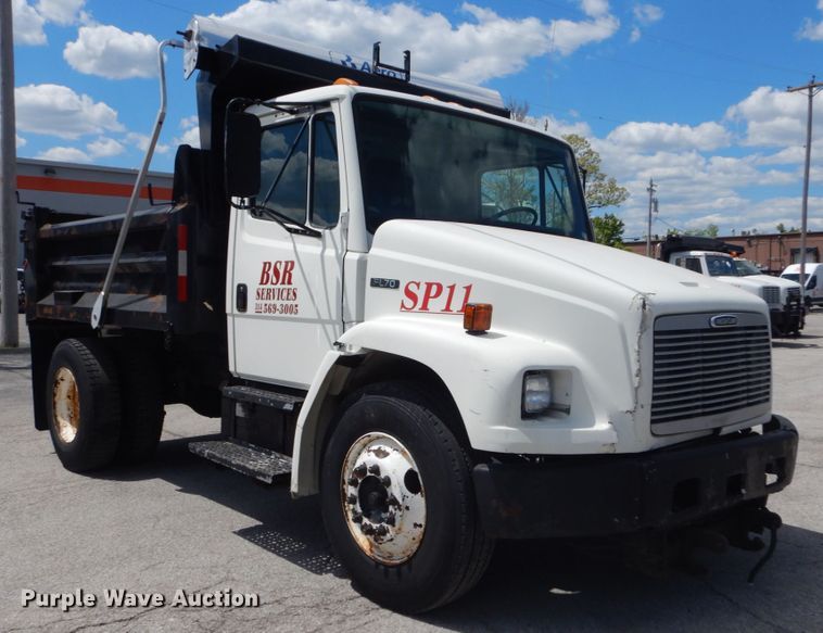image for item IT9077 1996 Freightliner FL70  dump truck