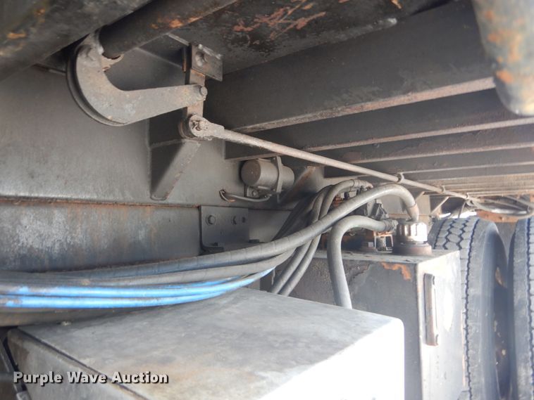 image for item IT9077 1996 Freightliner FL70  dump truck