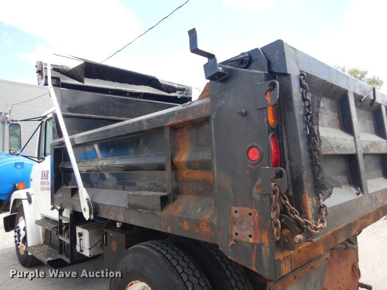 image for item IT9077 1996 Freightliner FL70  dump truck