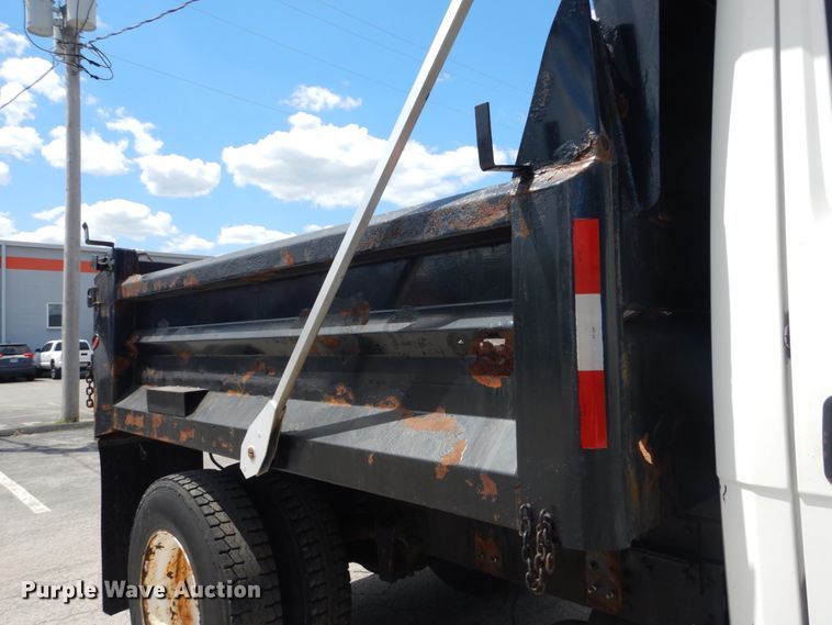 image for item IT9077 1996 Freightliner FL70  dump truck