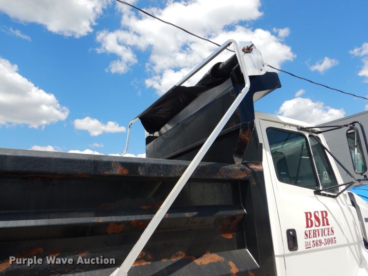 image for item IT9077 1996 Freightliner FL70  dump truck