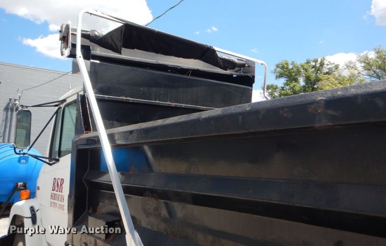 image for item IT9077 1996 Freightliner FL70  dump truck