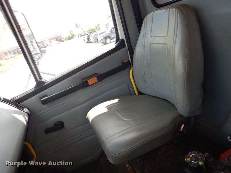 image for item IT9077 1996 Freightliner FL70  dump truck