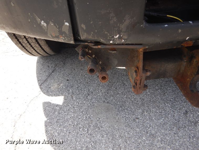 image for item IT9077 1996 Freightliner FL70  dump truck