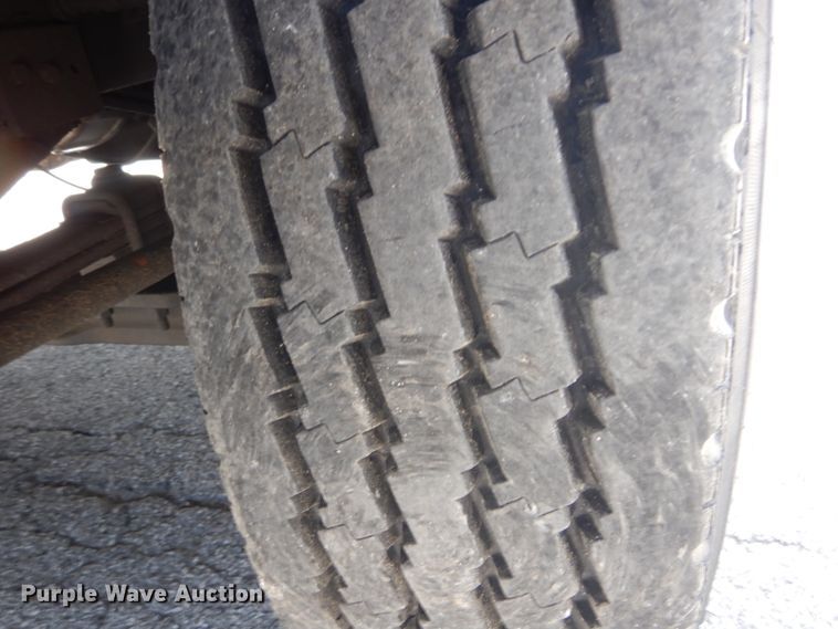 image for item IT9077 1996 Freightliner FL70  dump truck