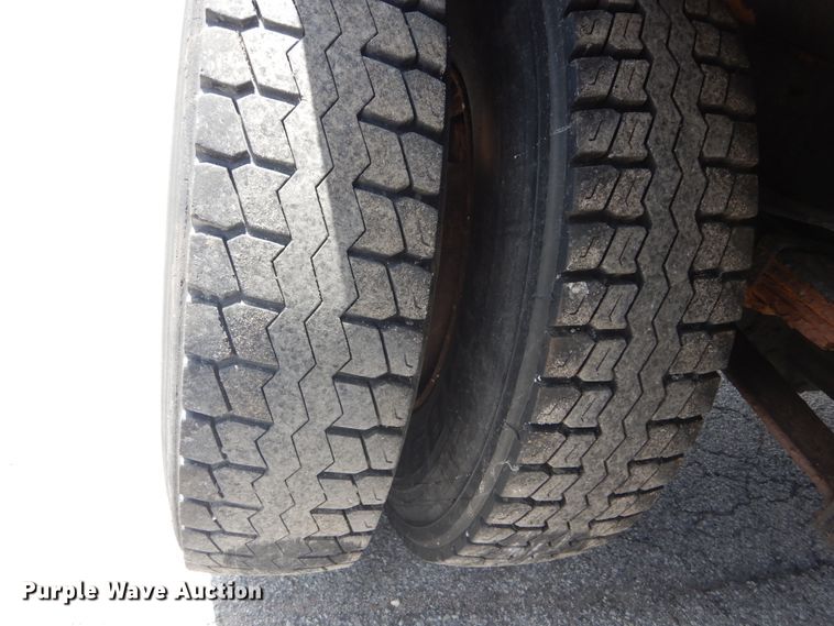 image for item IT9077 1996 Freightliner FL70  dump truck