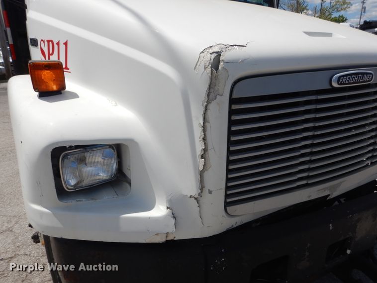 image for item IT9077 1996 Freightliner FL70  dump truck