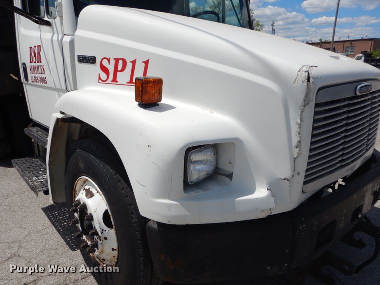 image for item IT9077 1996 Freightliner FL70  dump truck