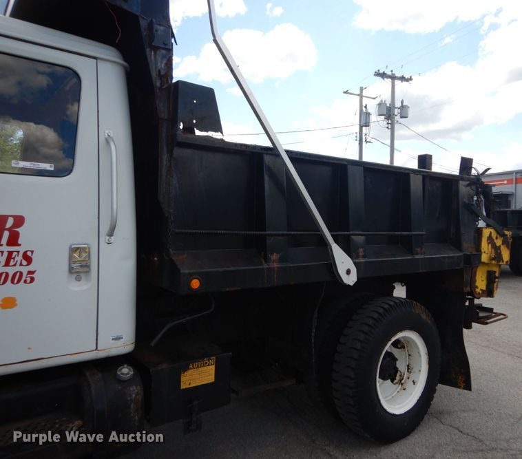 image for item IT9078 1997 International 4700  dump truck