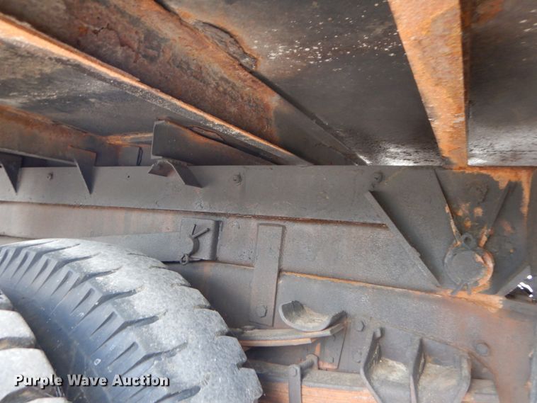 image for item IT9078 1997 International 4700  dump truck